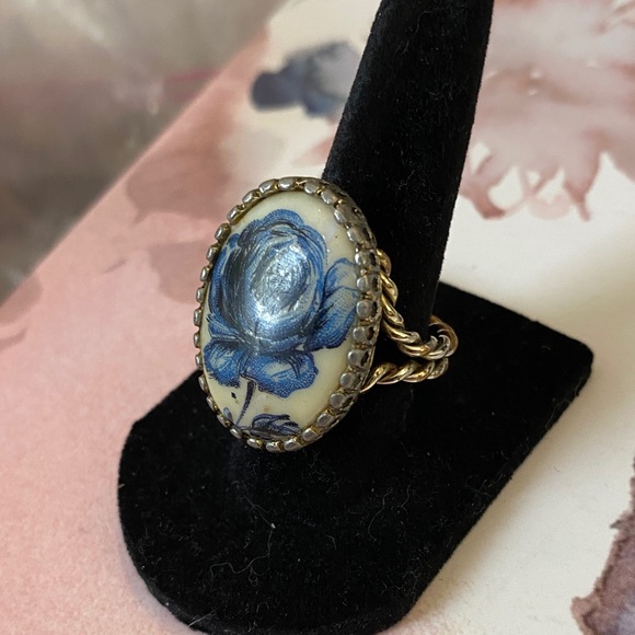 Vintage Winard Blue Rose Cameo Ring - Picture 2 of 6